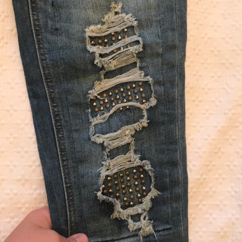 Mid Rise Ripped Jeans w/ Metal Embellishments - Picture 2 of 4